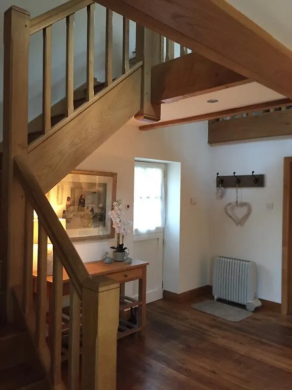 Farm stay The Apple Shed Villa Farmborough