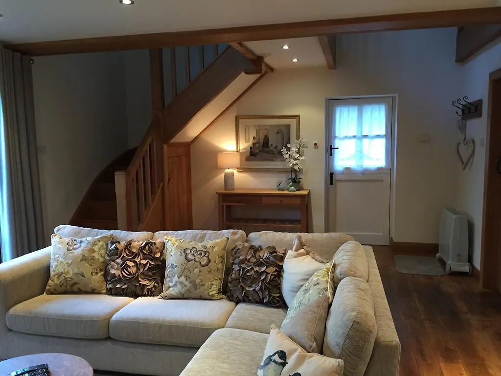 The Apple Shed Villa Farmborough